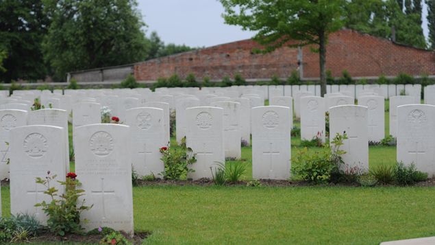 &nbsp; (Le cimetière de St Charles de Potyse à côté d'Ypres © RF/BS)