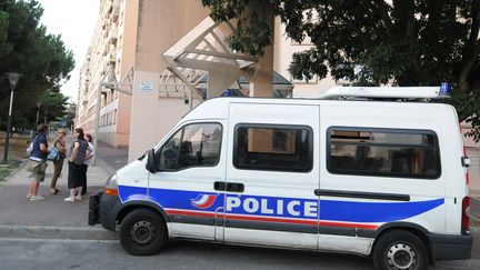 Devant l'immeuble o&ugrave; s'est produit le drame, le 20 ao&ucirc;t 2012 &agrave; Toulouse (Haute-Garonne). (PASCAL PAVANI / AFP)