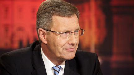 Le pr&eacute;sident allemand&nbsp;Christian Wulff au cours d'une interview accord&eacute;e aux deux cha&icirc;nes de t&eacute;l&eacute;vision publiques allemandes, le 4 janvier 2012 &agrave; Berlin (Allemagne). (JESCO DENZEL / POOL / AFP)