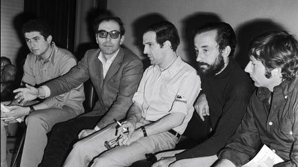 Les réalisateurs français Claude Lelouch, Jean-Luc Godard, François Truffaut, Louis Malle, Roman Polanski en&nbsp;conférence de presse pendant le festival avorté de mai 68. (GILBERT TOURTE / GAMMA-RAPHO)