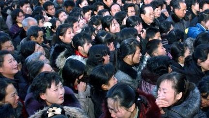 Foule nord-coréenne pleurant la mort de Kim Jong-il à Pyongyang le 19 décembre 2011 (AFP - KCNA via KNS)