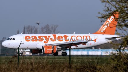 EsayJet cloue ses avions au sol. (PHILIPPE HUGUEN / AFP)