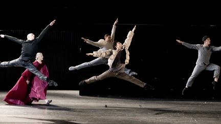 Une scène du ballet "Roméo et Juliette" chrorégraphié par Mats Ek à l'Opéra Garnier en janvier 2015.
 (Kenzo Tribouillard / AFP)