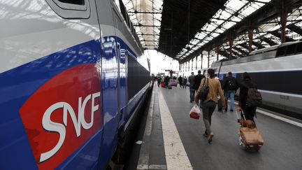 La SNCF pr&eacute;voit de l&eacute;g&egrave;res perturbations le 29 f&eacute;vrier 2012 en raison d'une journ&eacute;e de mobilisation contre l'aust&eacute;rit&eacute;. (MIGUEL MEDINA / AFP)