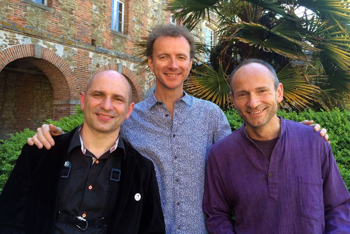 Jean-Charles Richard (saxophones), Luc Isenmann (batterie), David Patrois (vibraphone) assuraient les sets au cloître de l'Hôpital
 (Annie Yanbékian / Culturebox)