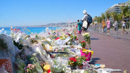 Sur la promenade des Anglais, à Nice, le 20 juillet 2016. (ERICK GARIN / CITIZENSIDE / AFP)