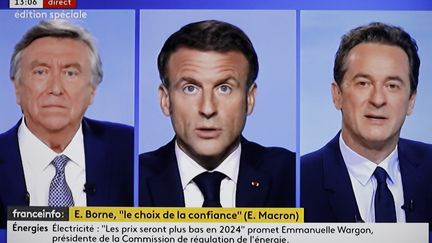 Interview d'Emmanuel Macron depuis Nouméa le lundi 24 juillet. (LUDOVIC MARIN / AFP)