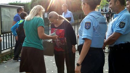 Rentrée scolaire sous le contrôle des gendarmes à Gif-sur-Yvette (Essonne) (Radio France / Benjamin Illy)