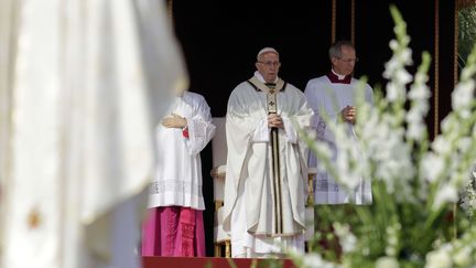 Le pape François préside la cérémonie de canonisation de sept nouveaux saints sur la place Saint-Pierre du Vatican, le 14 octobre 2018. (ANDREW MEDICHINI / AP / SIPA)