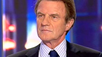 Bernard Kouchner, ministre des Affaires étrangères (© France 2)