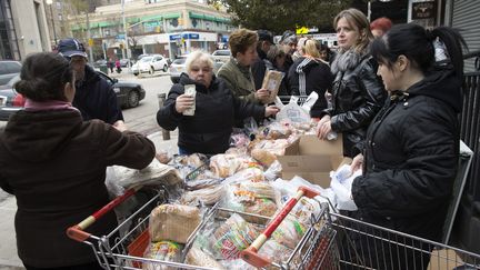 Des magasins ambulants temporaires ont ouverts dans certains quartiers de New York. (ANDREW KELLY / REUTERS)