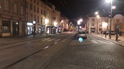 Couvre-feu à Nancy (Meurthe-et-Moselle), rue Saint-Georges. Photo d'illustration. (LÉO LIMON / FRANCE-BLEU SUD LORRAINE)