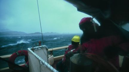 &nbsp; (Tempête en mer. 98% d'entre nous connaîtront le mal des transports au moins une fois dans nos vies © Maxppp)