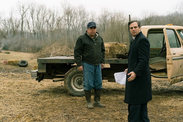 Bill Camp et Mark Ruffalo dans "Dark Waters" de Todd haynes (MARY CYBULSKI / Participant & Killer Films)