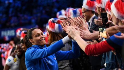 La défenseuse Allison Pineau fait partie du voyage à Tokyo.&nbsp; (ANNE-CHRISTINE POUJOULAT / AFP)