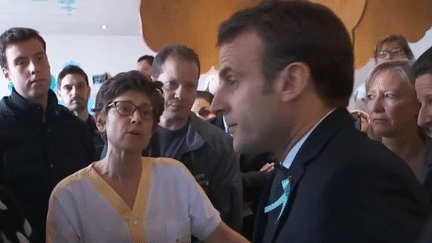 VIDEO. Emmanuel Macron en visite au CHU de Rouen