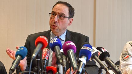 Thierry Pocquet du Haut-Jussé donne une conférence de presse au tribunal de grande instance de Lille (Nord), le 30 avril 2018.&nbsp; (PHILIPPE HUGUEN / AFP)