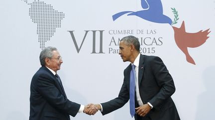 &nbsp; (Raul Castro et Barack Obama se sont entretenus pendant près de deux heures © ReutersJonathan Ernst)