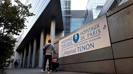 Le parquet de Paris a ouvert une enquête préliminaire pour "viol par personne ayant autorité sur mineur de plus de 15 ans" et pour "viol en réunion". (THOMAS COEX / AFP)