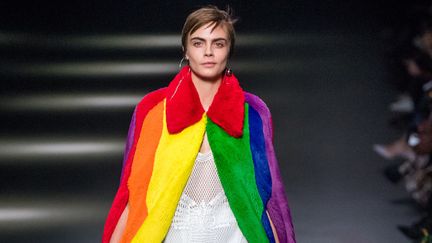 Cara Delevingne sur le podium de Burberry en février 2018
 (GettyImages)