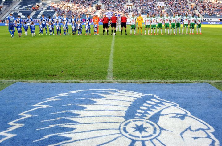 Les équipes de La Gantoise et de Saint-Etienne avant un match amical, le 16 juillet 2014 à Gand (Belgique). (REMY PERRIN / MAXPPP)