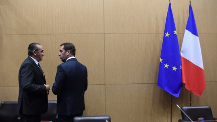 Le ministre de l'Intérieur Christophe Castaner (droite) et le secrétaire d'Etat à l'Intérieur&nbsp;Laurent Nuñez (gauche) à l'Assemblée nationale le 3 décembre 2018.&nbsp; (CHRISTOPHE ARCHAMBAULT / AFP)