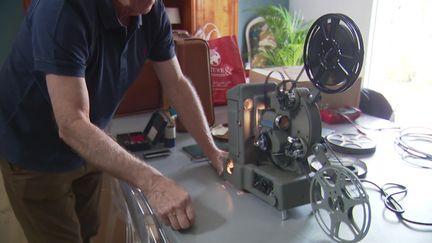 &nbsp;L'association Ofnibus organise partout en France des résidences d'archives itinérantes pour numériser ces vieux films sur bobines ou cassettes. Dans la Sarthe, la collecte s'avère fructueuse. (France 3 Pays de la Loire)