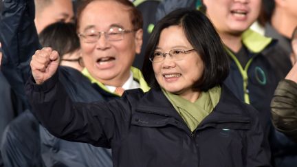 Tsai Ing-Wen célèbre sa victoire, vendredi 15 janvier au soir à Taipei (Taïwan). (SAM YEH / AFP)