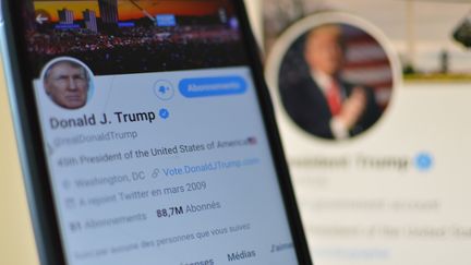 Twitter a décidé de bannir Donald Trump de sa plateforme. Le compte de l’ancien président des Etats-Unis n’est donc plus accessible. (VICTOR VASSEUR / RADIOFRANCE)