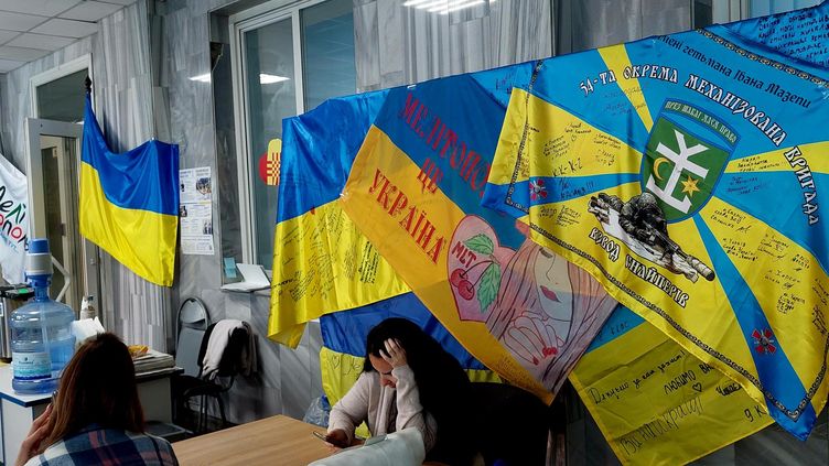 Displaced persons from Melitopol are received in a center in Zaporijjia.  (Jeremy Tuil)