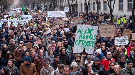 La marche pour le climat, à Paris, le 8 décembre 2018. (LAURENT PAILLIER / LE PICTORIUM / MAXPPP)