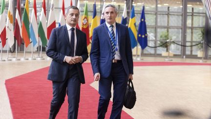 Le ministre de l'Intérieur et de l'Outre-mer Gerald Darmanin s'adresse aux médias au siège du Conseil européen, le 25 novembre 2022. (DIEGO RAVIER / HANS LUCAS / AFP)