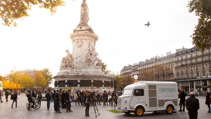 Fundtruck Place de la République (Sowefund/Fundtruck)