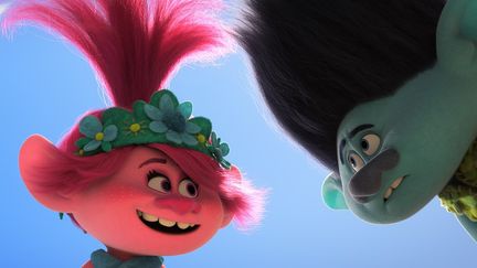 De gauche à droite les personnages Biggie, Poppy et Branch dans le film d'animation "Les Trolls 2 : Tournée mondiale" signé Dreamworks et produit par Universal. (2020 DREAMWORKS ANIMATION LLC. ALL RIGHTS RESERVED)