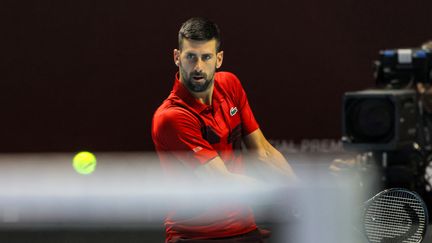 Le Serbe Novak Djokovic lors d'un tournoi d'exhibition, "6 Kings Slam" à Riyad (Arabie Saoudite), le 19 octobre 2024. (FAYEZ NURELDINE / AFP)