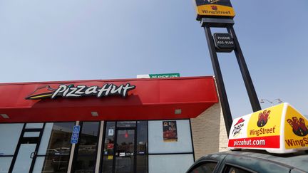 Un restaurant Pizza Hut à Pasadena (Californie), le 11 juillet 2016. (MARIO ANZUONI / REUTERS)