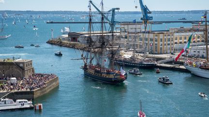 L'Hermione en juillet 2016 entrant dans le port de Brest
 (LEDOUX/ROBERT/SIPA)