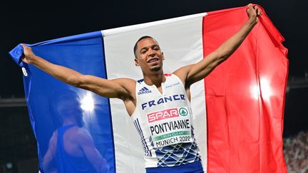 Première médaille internationale en plein air chez les seniors pour Jean-Marc Pontvianne qui décroche le bronze au triple saut à 16,94 m. Moins de réussite pour Enzo Hodebar, 7e avec 16,62 m.