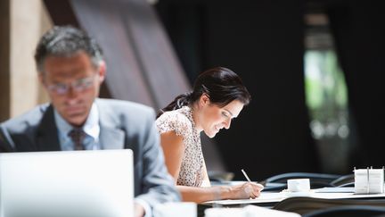 Le gouvernement doit&nbsp;dévoiler des mesures pour faire progresser l'égalité femmes-hommes, le 8 mars 2018. (TOM MERTON / GETTY IMAGES)