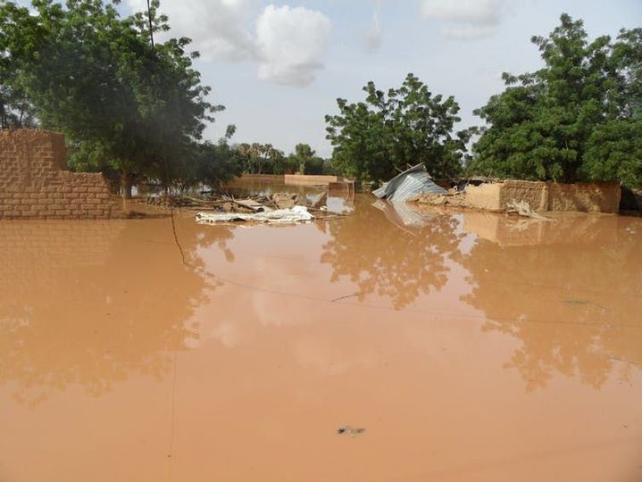 Inondation dans le quartier Harobanda de Niamey, suite à la crue de mi-août 2012.  (Tahirou Amadou/IRD, Author provided)