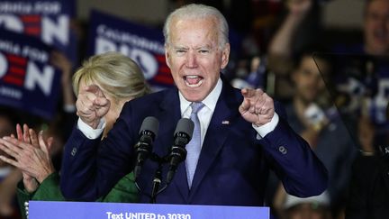 Le candidat à la primaire démocrate, Joe Biden, s'exprime depuis Los Angeles après le Super Thuesday, le 3 mars 2020. (IMAGE PRESS AGENCY / NURPHOTO / AFP)