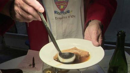 Calvados : la Confrérie de la Tripière d’or choisit son nouveau champion du monde (France 3)