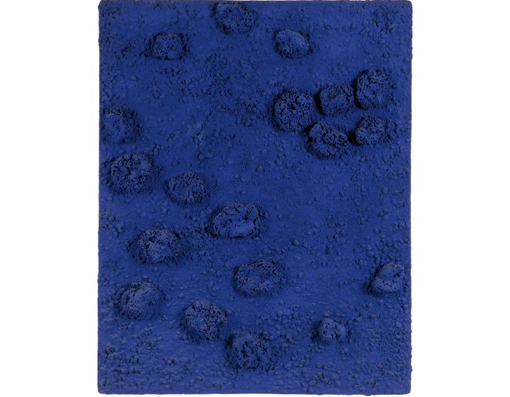 Yves Klein, Relief éponge bleu sans titre, 1960 (© Succession Yves Klein © ADAGP, Paris, 2019)