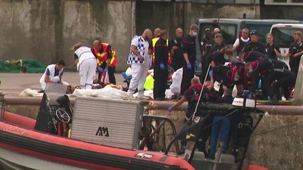 Naufrage dans la Manche : au moins 12 morts et 51 personnes sauvées (France 2)