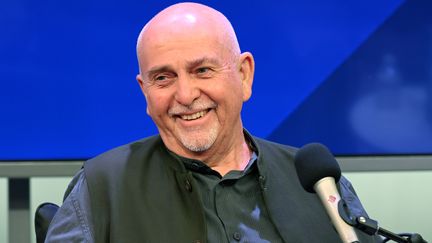 Peter Gabriel sur la radio SiriusXM le 21 octobre 2022 à New York (Etats-Unis). (SLAVEN VLASIC / GETTY IMAGES NORTH AMERICA)