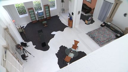 Expo "Westalgie" de Henrike&nbsp;Naumann, jusqu’au 2 octobre 2022 au Centre d'art contemporain - la synagogue de Delme, Moselle. (CAPTURE D'ÉCRAN FRANCE 3 / P. DROUOT)