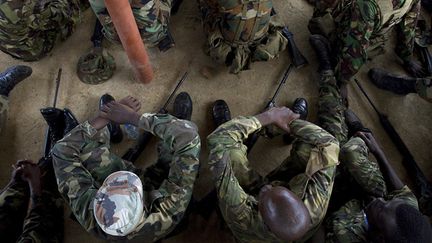 &nbsp; (La Sierra Leone mobilise l'armée contre Ebola © REUTERS)