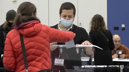 Présidentielle : les premiers votes ont débuté