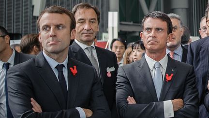 Manuel Valls et Emmanuel Macron visitent le salon "Creative France" au Mus&eacute;e Miraikan &agrave; Tokyo. Japon, le 5 octobre 2015 (NICOLAS DATICHE / SIPA)