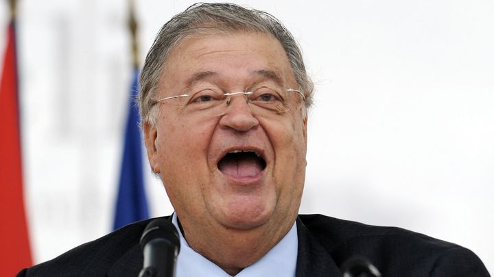 Georges Fr&ecirc;che, pr&eacute;sident de l'agglom&eacute;ration de Montpellier,&nbsp;lors de&nbsp;l'inauguration des cinq premi&egrave;res statues des grands hommes qu'il a command&eacute;es pour la ville de Montpellier (H&eacute;rault), le 17 septembre 2010. (ANNE-CHRISTINE POUJOULAT / AFP)